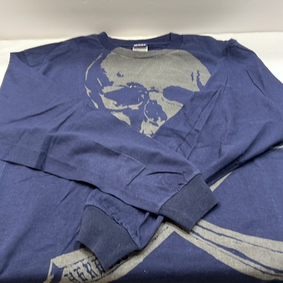 Most long sleeve shirt blue with the skull in the front size large - Picture 3 of 5